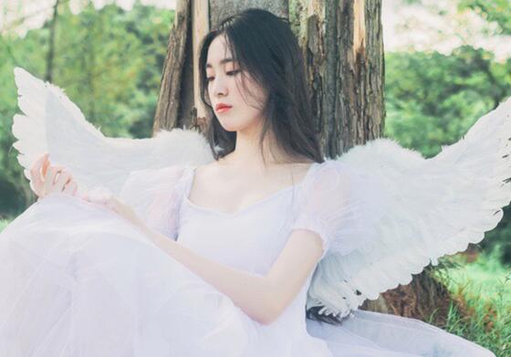 女孩喜欢一个男孩表现