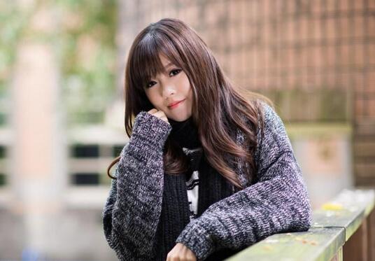 女孩子伤心了怎么哄她开心的话
