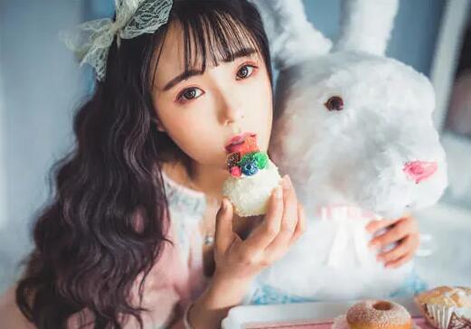想和女孩子聊天不知道怎样开始